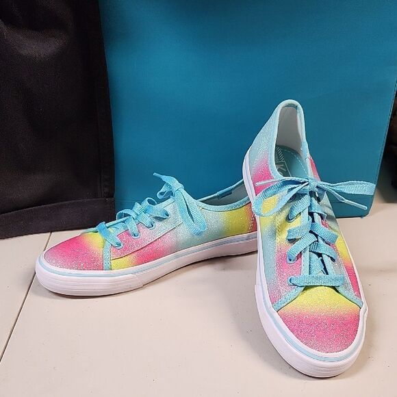 Ked's Kid's 4.5 Pastel Metallic Bright Sneaker - New - Picture 1 of 7